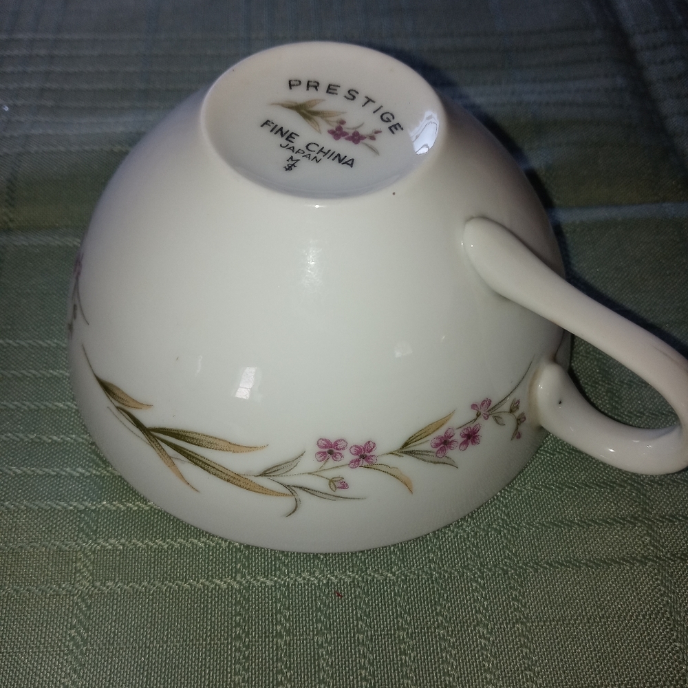 -Vintage Prestige fine china Tea / coffee cups